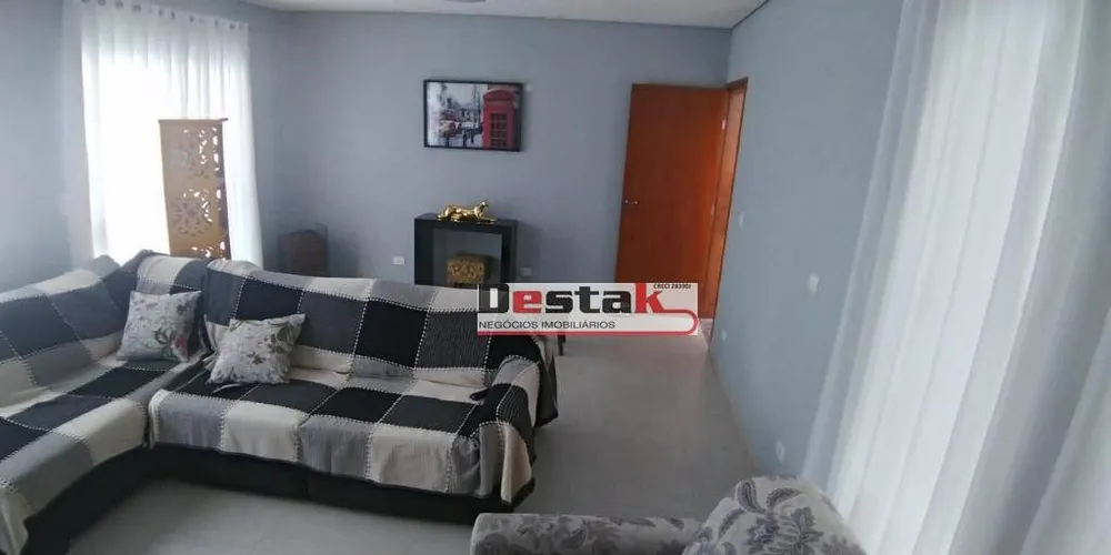 Sobrado, 3 quartos, 218 m² - Foto 1