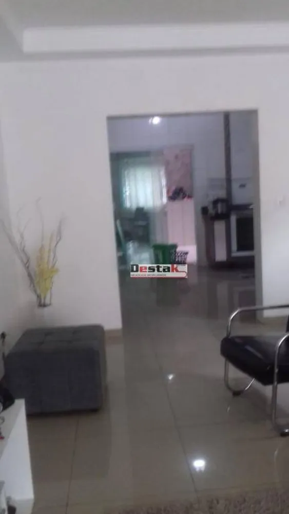 Sobrado, 3 quartos, 240 m² - Foto 1