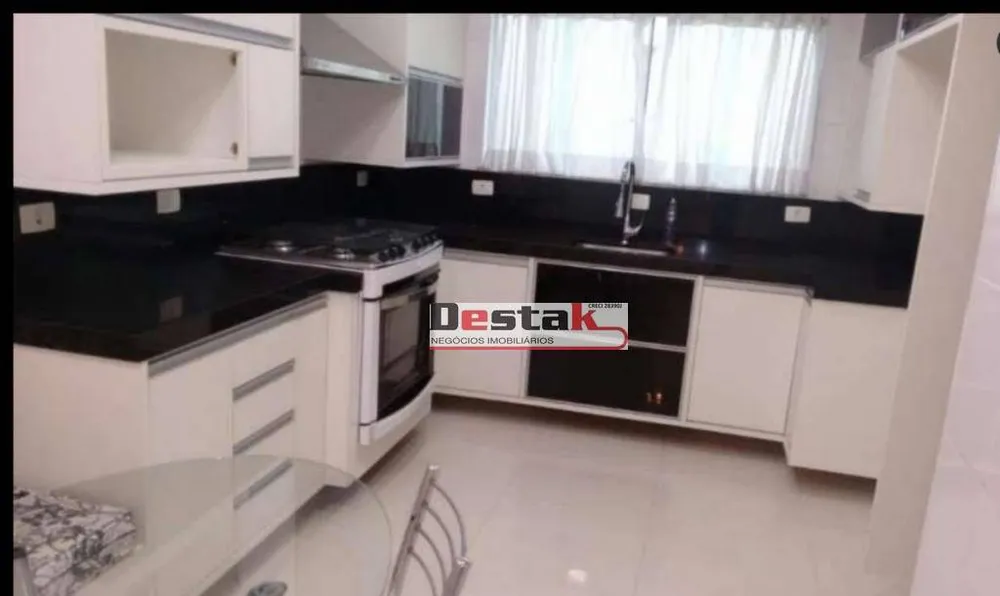 Sobrado, 3 quartos, 207 m² - Foto 1