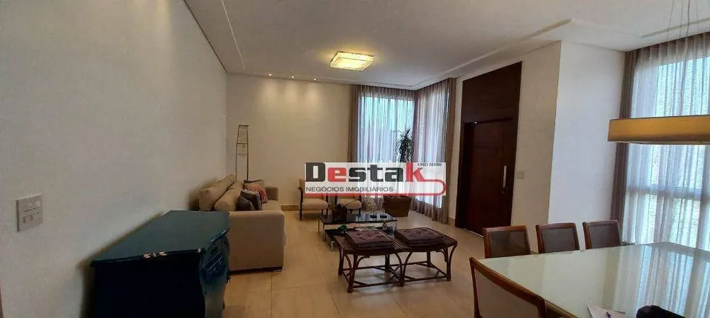 Sobrado, 4 quartos, 315 m² - Foto 1