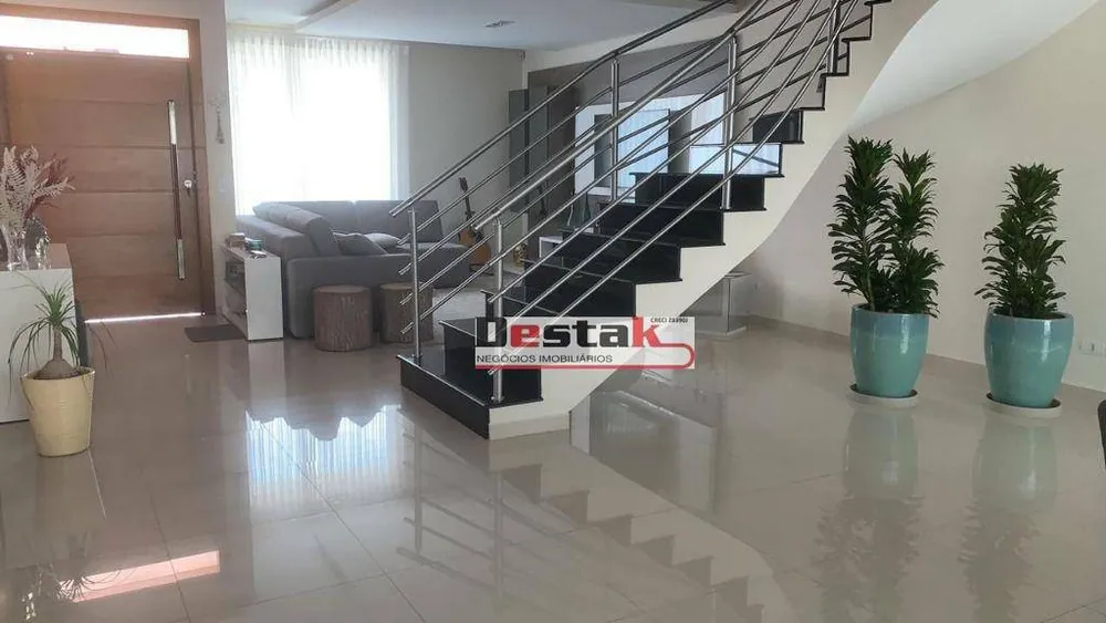Sobrado, 5 quartos, 335 m² - Foto 1