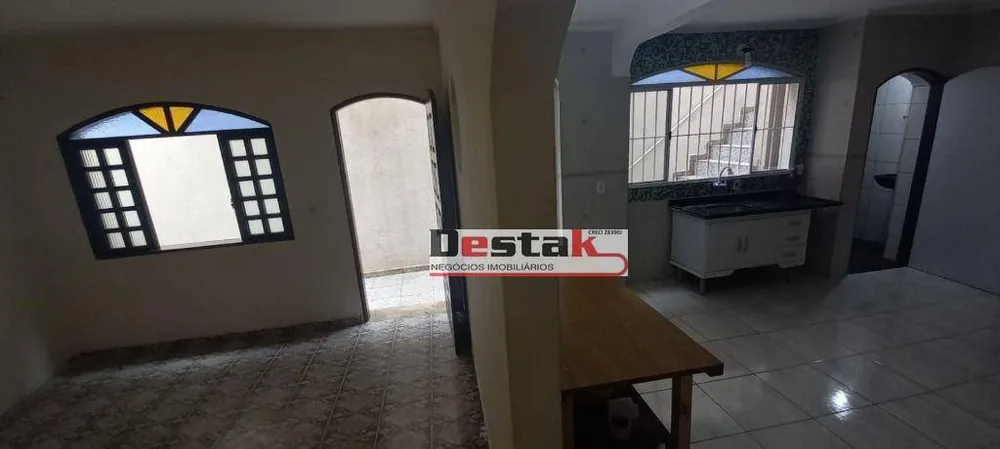 Sobrado, 4 quartos, 180 m² - Foto 2