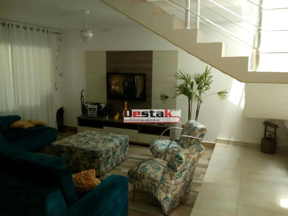 Sobrado, 3 quartos, 220 m² - Foto 3
