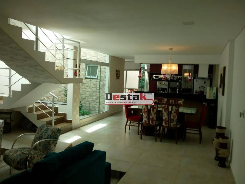 Sobrado, 3 quartos, 220 m² - Foto 2