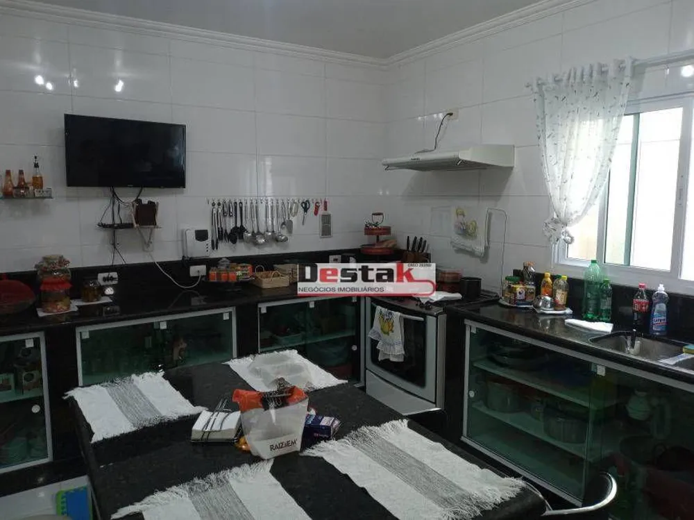 Sobrado, 3 quartos, 256 m² - Foto 4