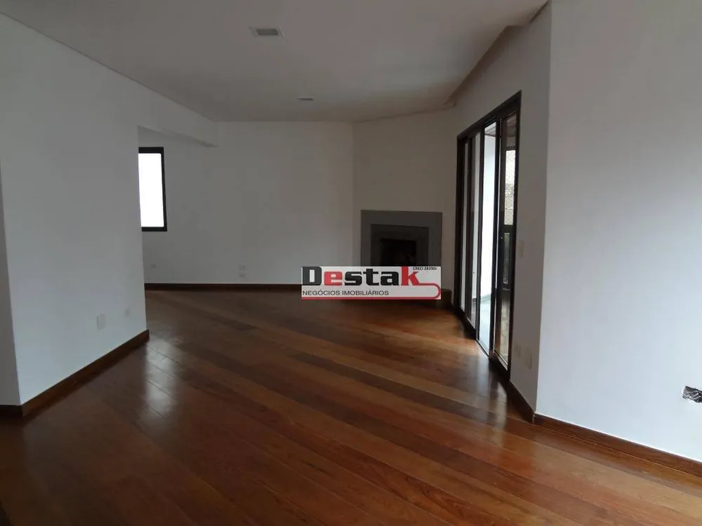 Apartamento, 3 quartos, 211 m² - Foto 1