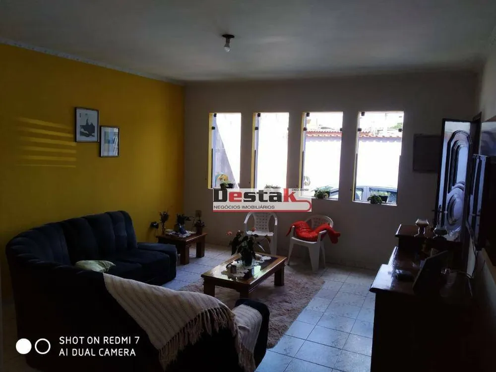 Sobrado, 3 quartos, 354 m² - Foto 1
