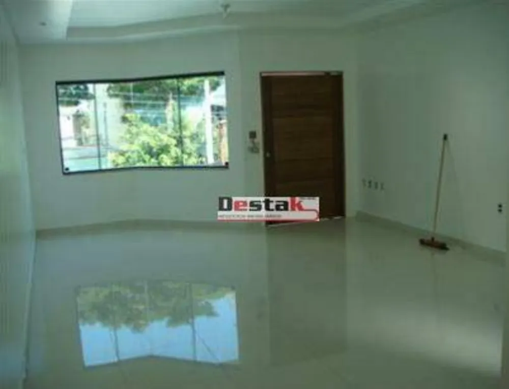 Sobrado, 3 quartos, 275 m² - Foto 1