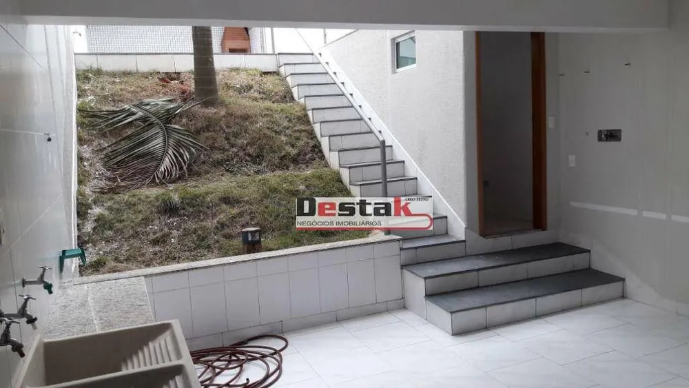 Sobrado, 3 quartos, 275 m² - Foto 2