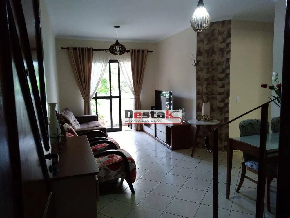 Apartamento, 3 quartos, 180 m² - Foto 1