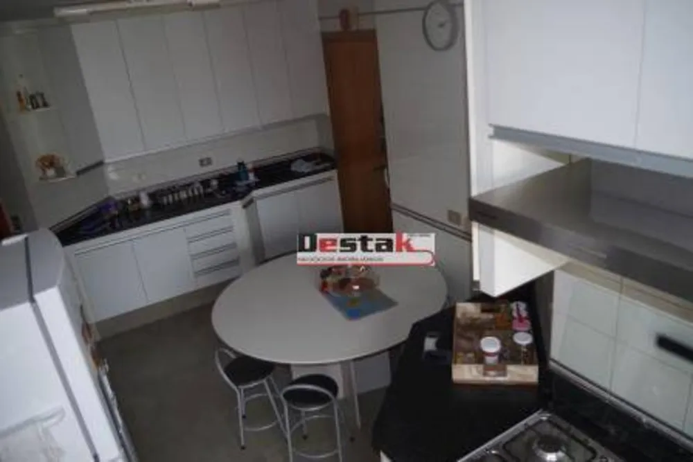 Apartamento, 3 quartos, 140 m² - Foto 2