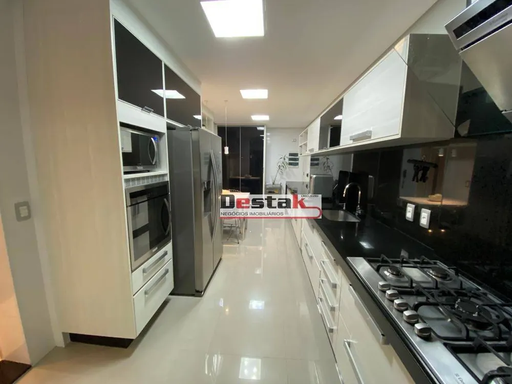 Apartamento, 3 quartos, 158 m² - Foto 1