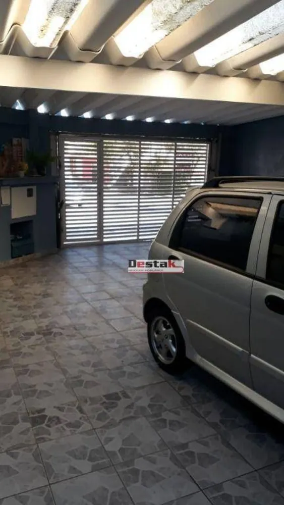 Casa, 3 quartos, 226 m² - Foto 2