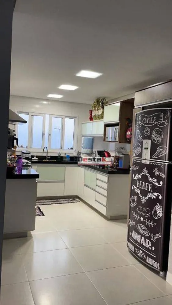Sobrado, 3 quartos, 215 m² - Foto 2