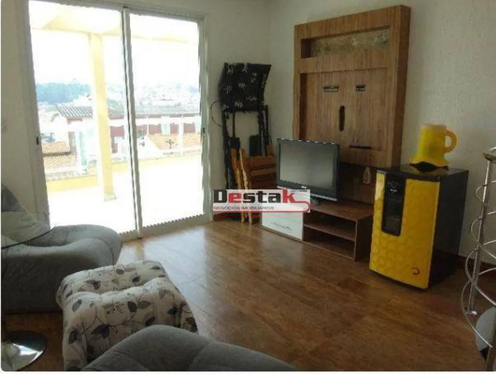 Cobertura, 3 quartos, 203 m² - Foto 1