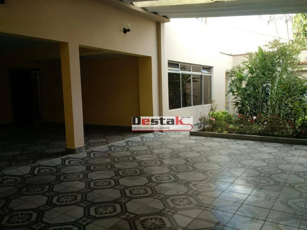 Sobrado, 3 quartos, 337 m² - Foto 1