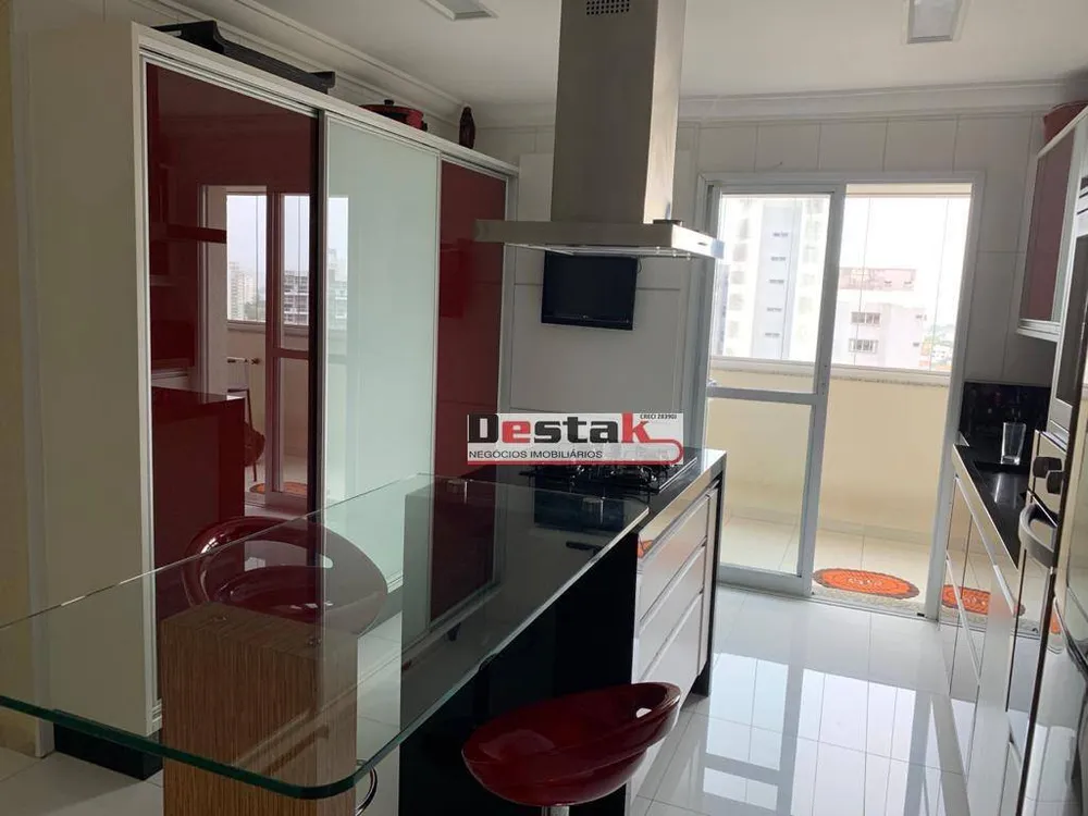 Apartamento, 3 quartos, 204 m² - Foto 2