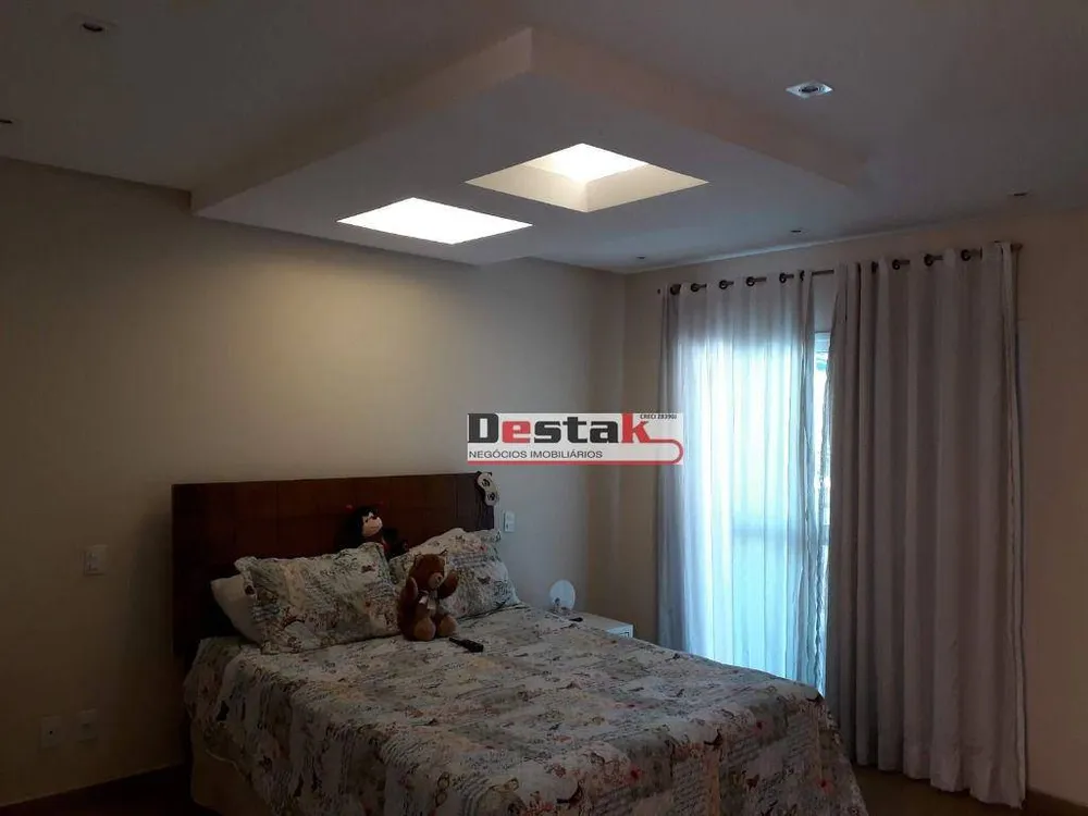 Sobrado, 3 quartos, 239 m² - Foto 2