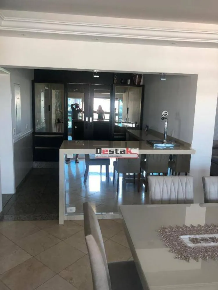 Apartamento, 3 quartos, 181 m² - Foto 2