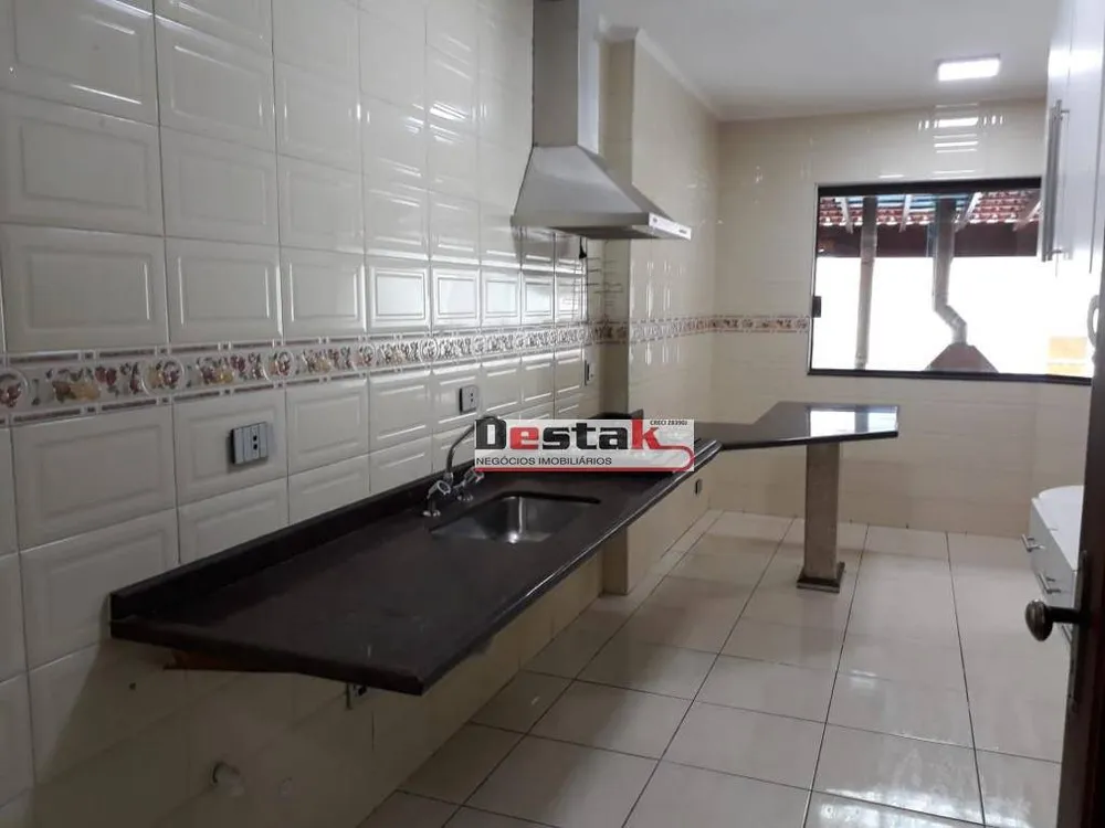 Sobrado, 4 quartos, 190 m² - Foto 2