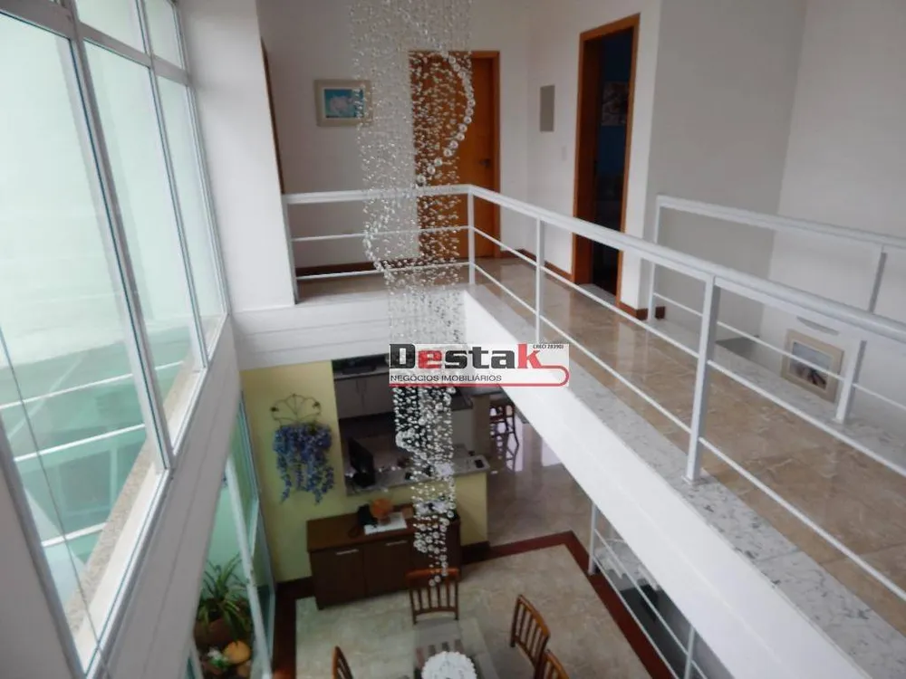 Sobrado, 3 quartos, 250 m² - Foto 1