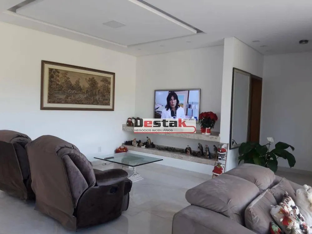 Sobrado, 3 quartos, 310 m² - Foto 1
