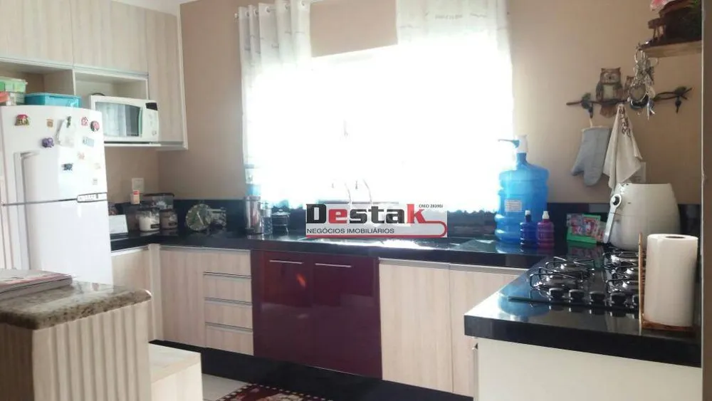 Sobrado, 3 quartos, 345 m² - Foto 1