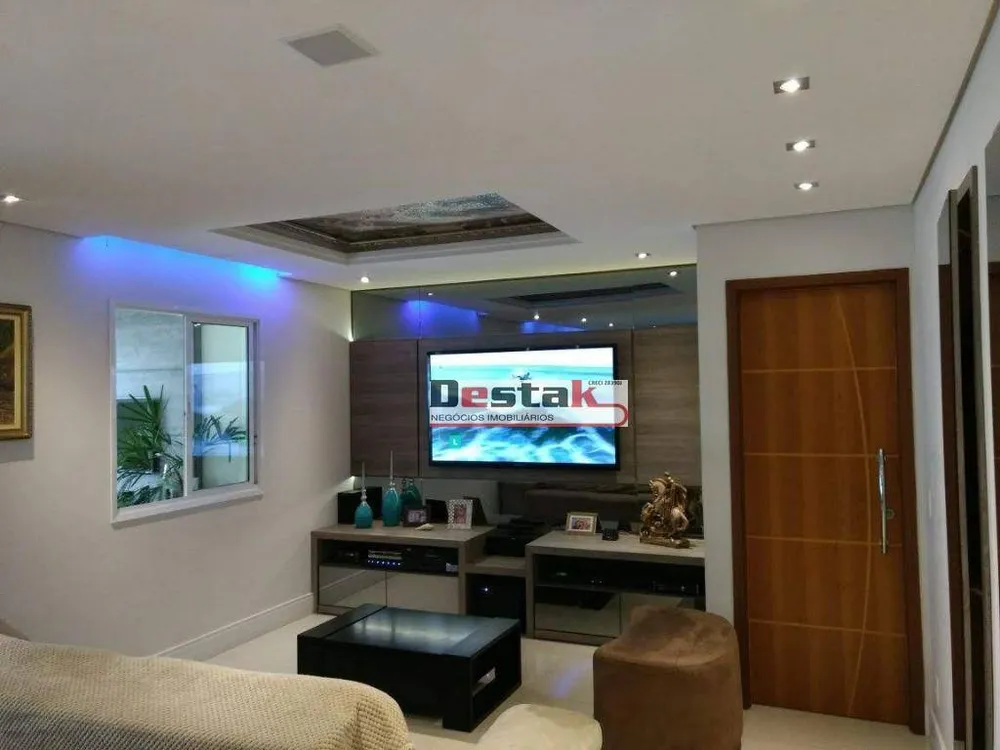 Apartamento, 3 quartos, 156 m² - Foto 1