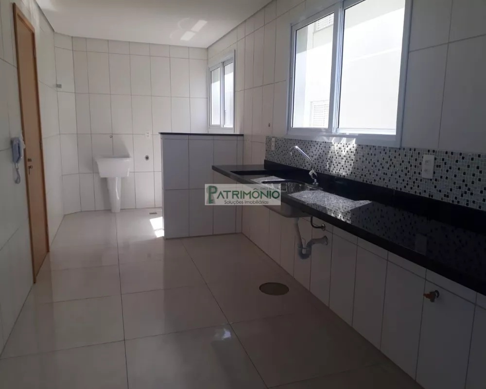 Apartamento à venda com 3 quartos, 92m² - Foto 2