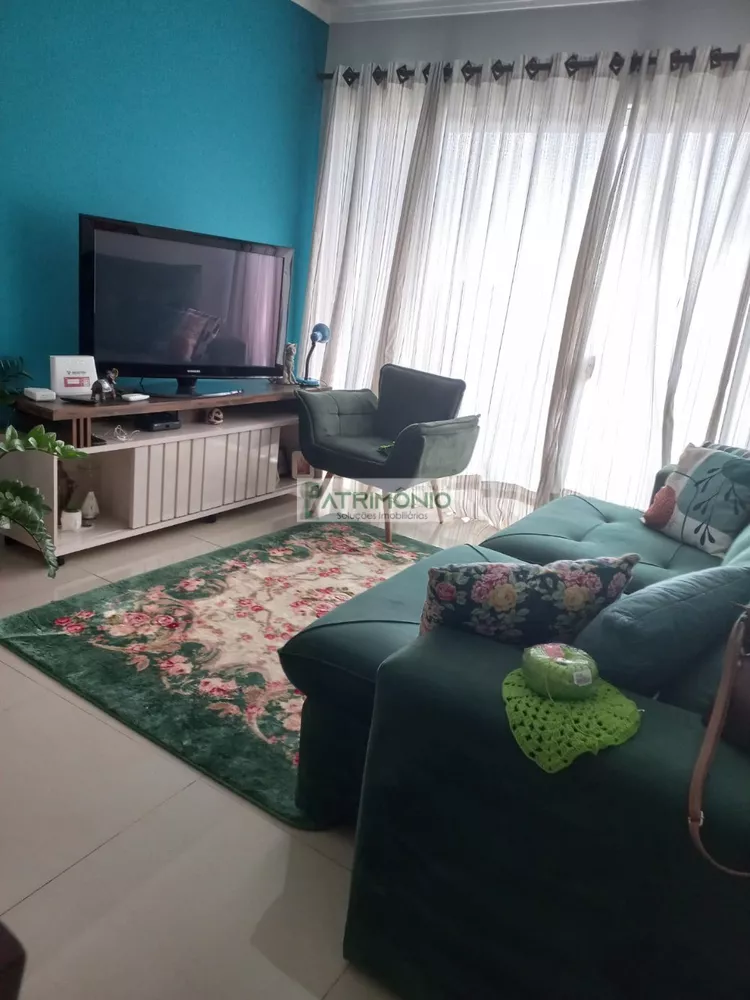 Apartamento à venda com 2 quartos, 67m² - Foto 2