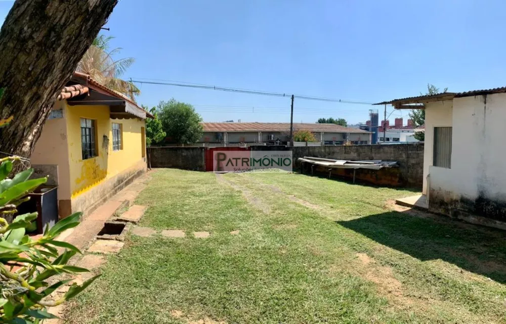 Casa à venda com 3 quartos, 1000m² - Foto 7