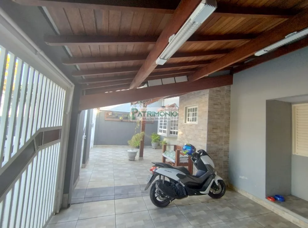 Casa à venda com 2 quartos, 74m² - Foto 1