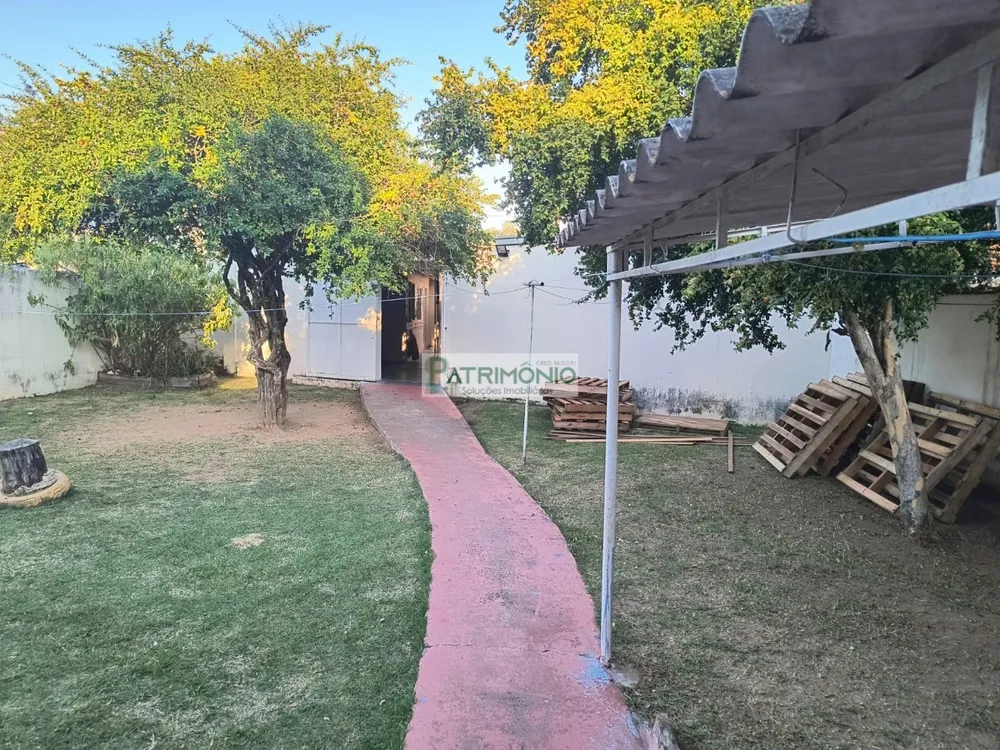 Casa, 6 quartos, 558 m² - Foto 2