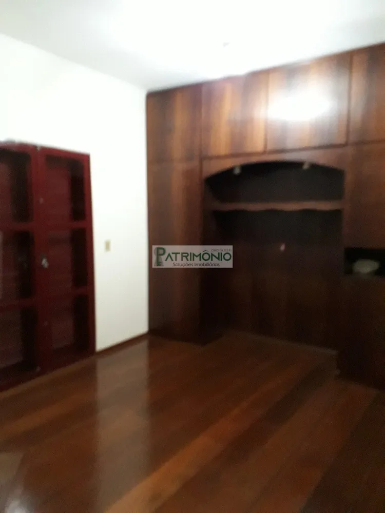 Casa, 4 quartos, 239 m² - Foto 2