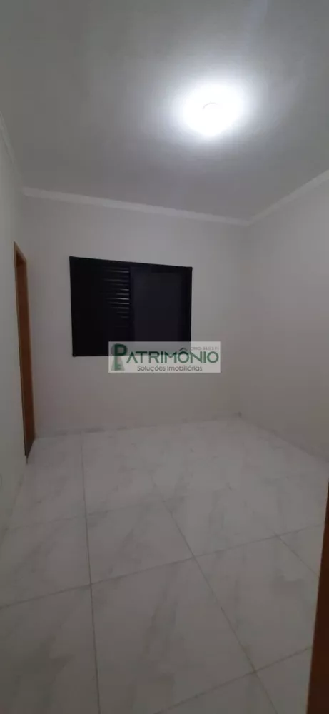 Casa à venda com 2 quartos, 145m² - Foto 2