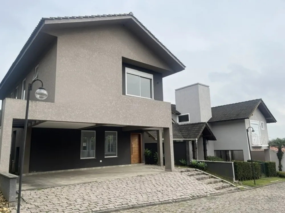 Casa, 4 quartos, 230 m² - Foto 1