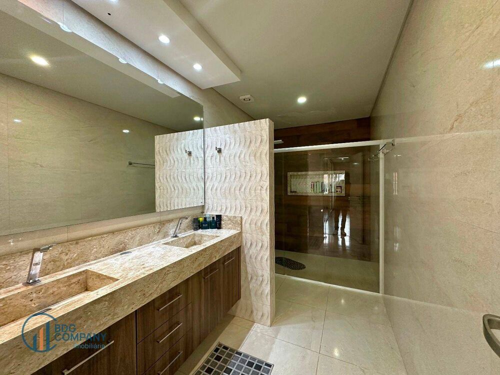 Casa à venda com 4 quartos, 416m² - Foto 1