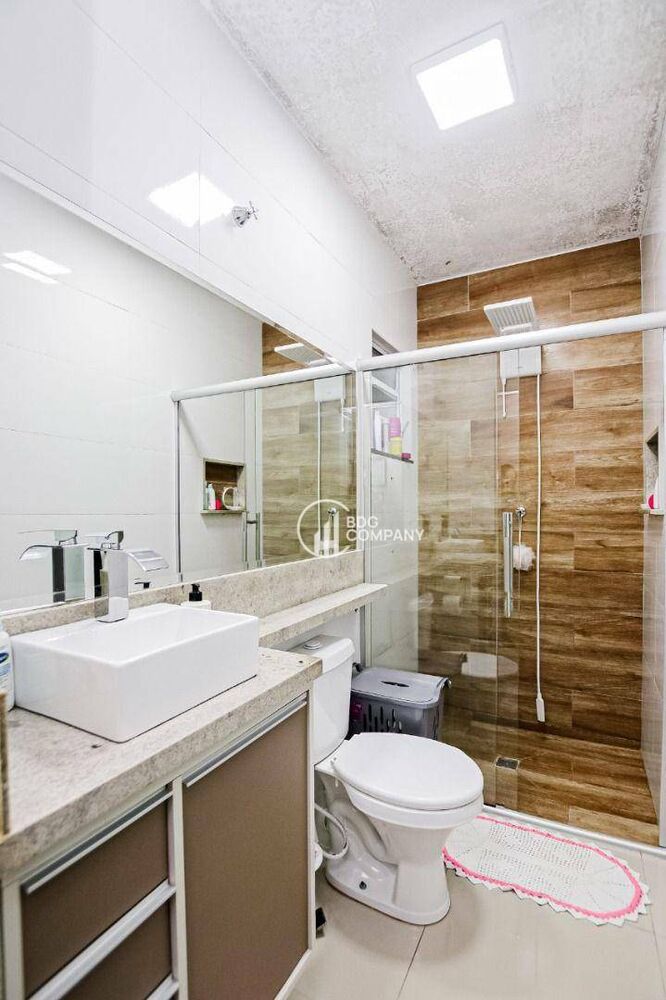 Casa à venda com 2 quartos, 90m² - Foto 2