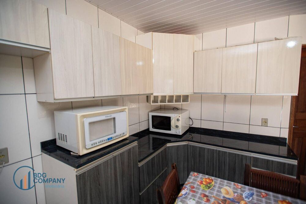 Casa à venda com 2 quartos, 48m² - Foto 1
