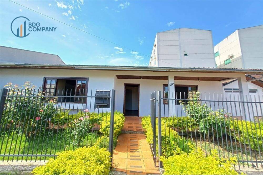 Casa à venda com 3 quartos, 130m² - Foto 1