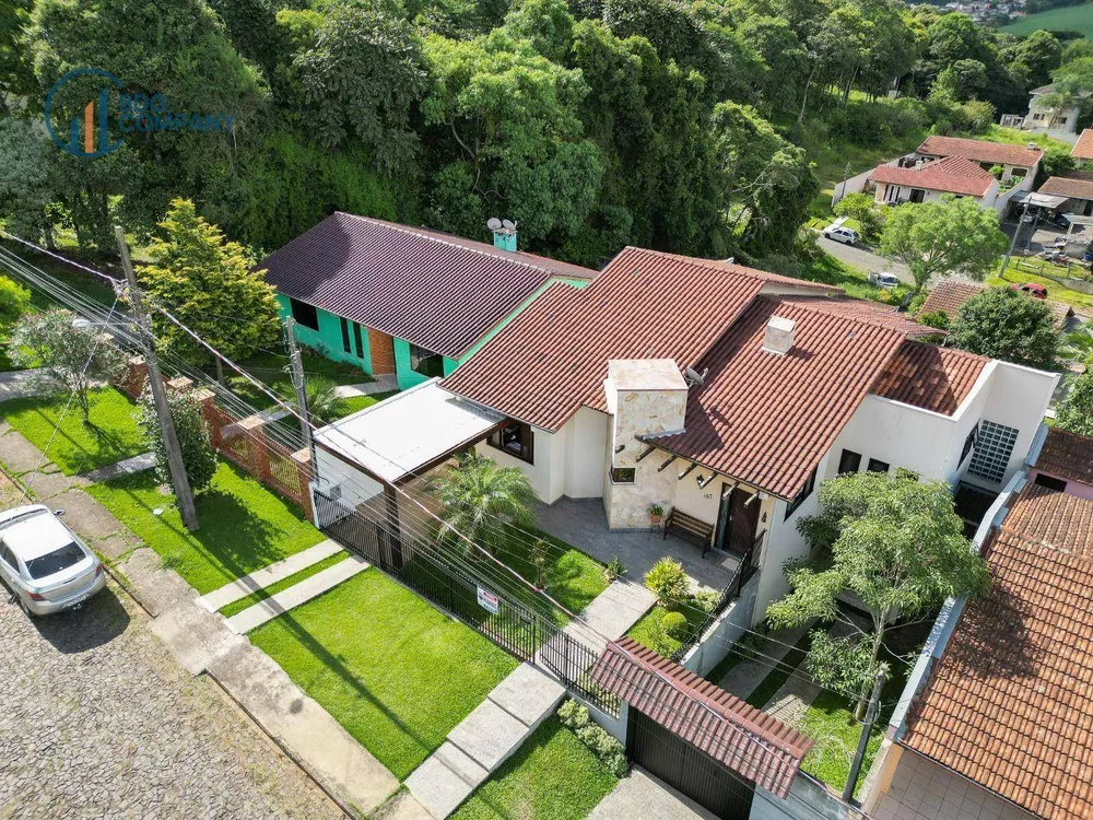 Casa à venda com 5 quartos, 236m² - Foto 4