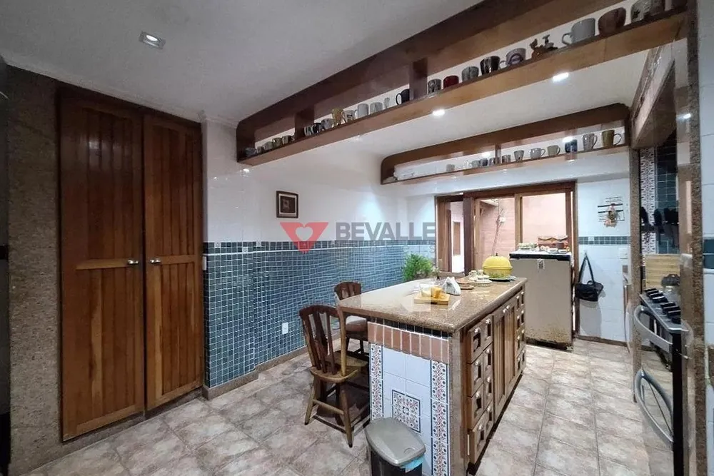 Casa, 5 quartos, 250 m² - Foto 18