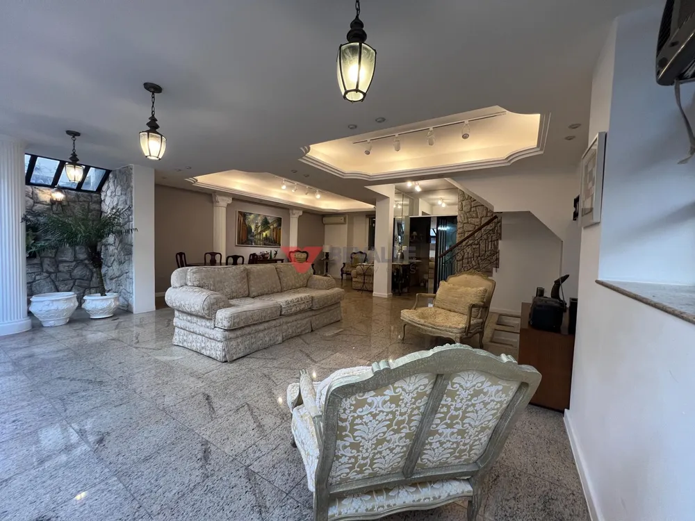Casa, 4 quartos, 220 m² - Foto 2