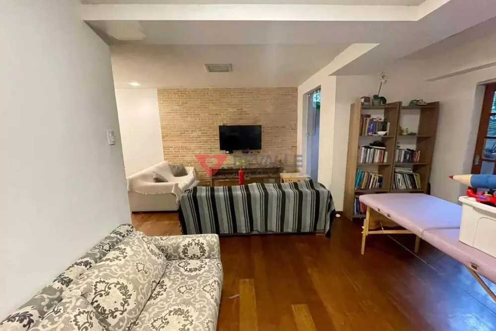 Casa, 3 quartos, 236 m² - Foto 2