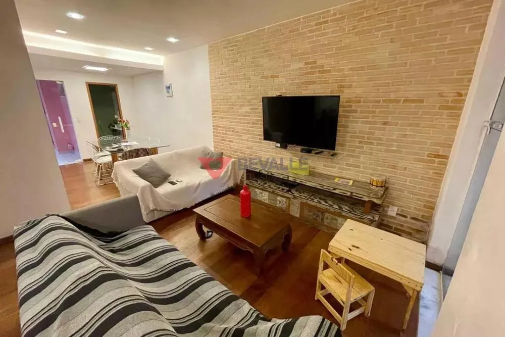 Casa, 3 quartos, 236 m² - Foto 1