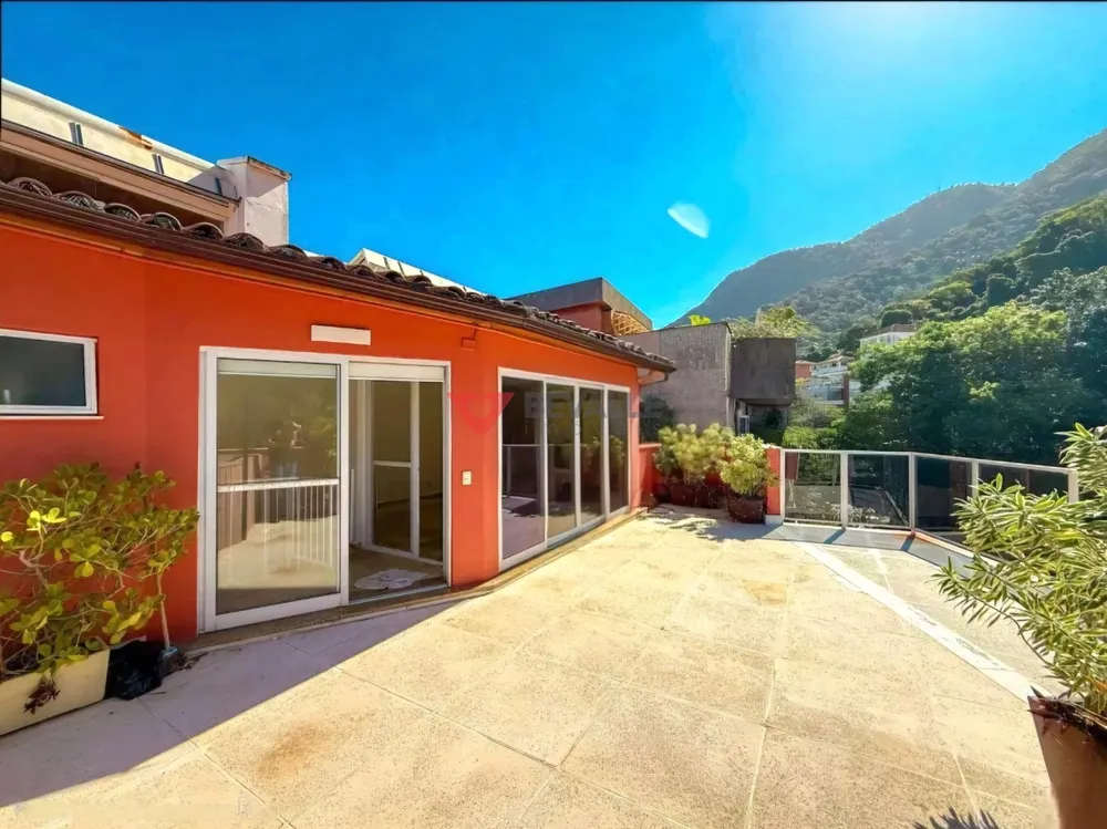 Cobertura, 3 quartos, 197 m² - Foto 2