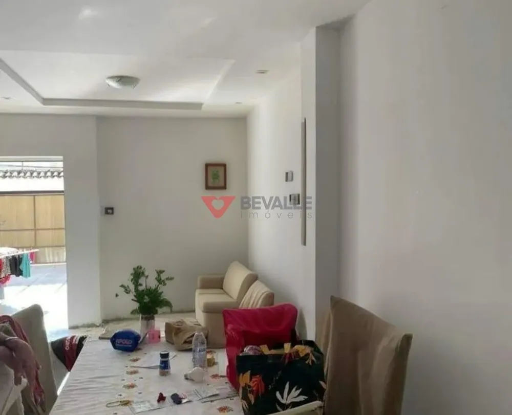 Casa, 4 quartos, 240 m² - Foto 1