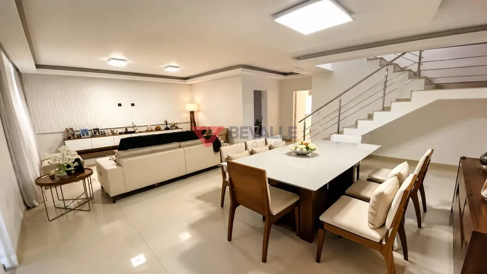 Casa, 5 quartos, 251 m² - Foto 1