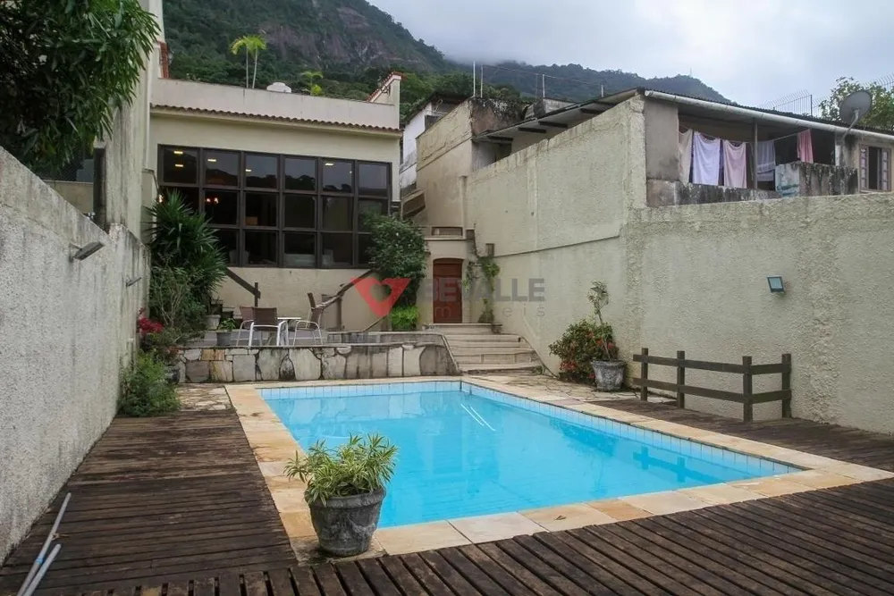 Casa, 3 quartos, 286 m² - Foto 1