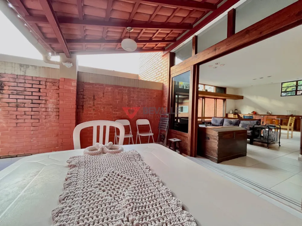 Casa, 5 quartos, 262 m² - Foto 1
